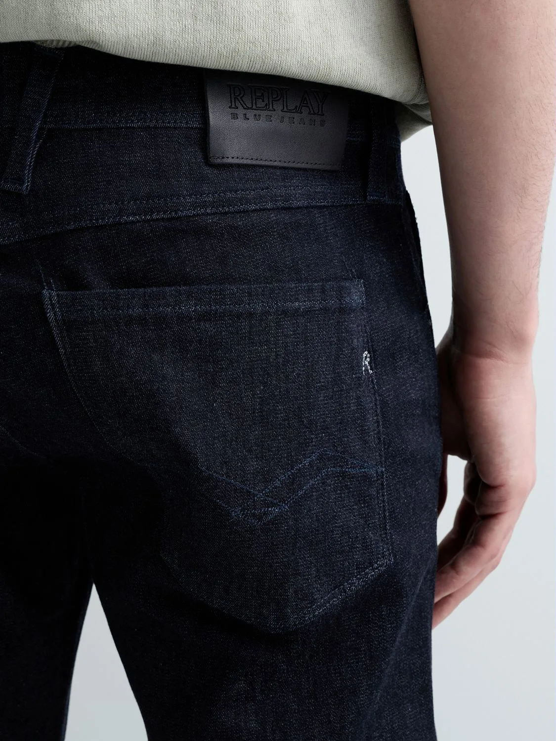 Replay Hyperflex M914D 661 F13 Anbass Jeans - Dark Blue - Image 4